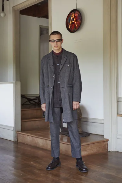 Look 17